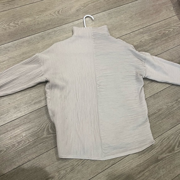 Tahari large Light Beige Ribbed Knit Sweater - Picture 4 of 6